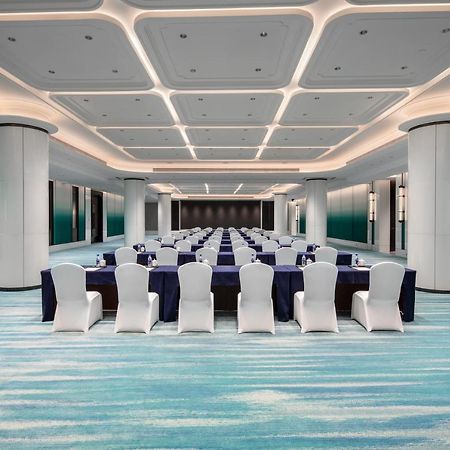 Xiamen International Seaside Hotel -Hotel Corridor Leads To The Stone Exhibition Hall Екстер'єр фото