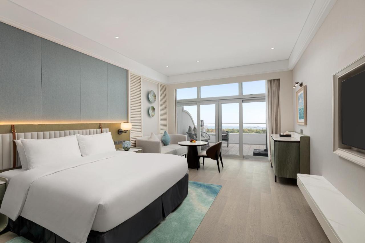 Xiamen International Seaside Hotel -Hotel Corridor Leads To The Stone Exhibition Hall Екстер'єр фото