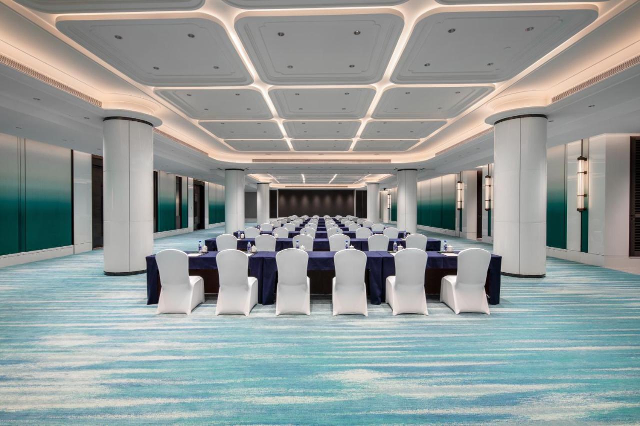 Xiamen International Seaside Hotel -Hotel Corridor Leads To The Stone Exhibition Hall Екстер'єр фото