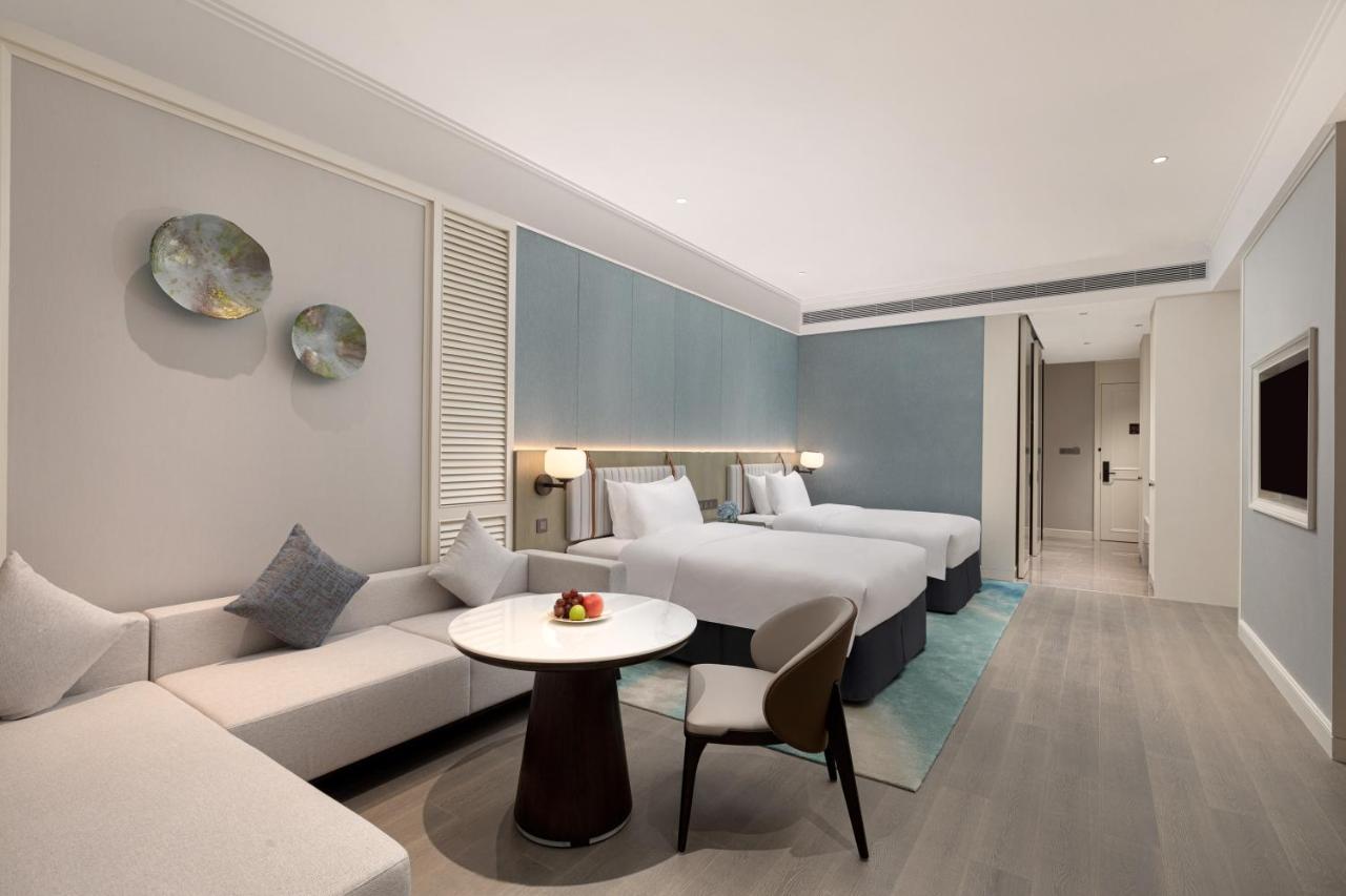 Xiamen International Seaside Hotel -Hotel Corridor Leads To The Stone Exhibition Hall Екстер'єр фото