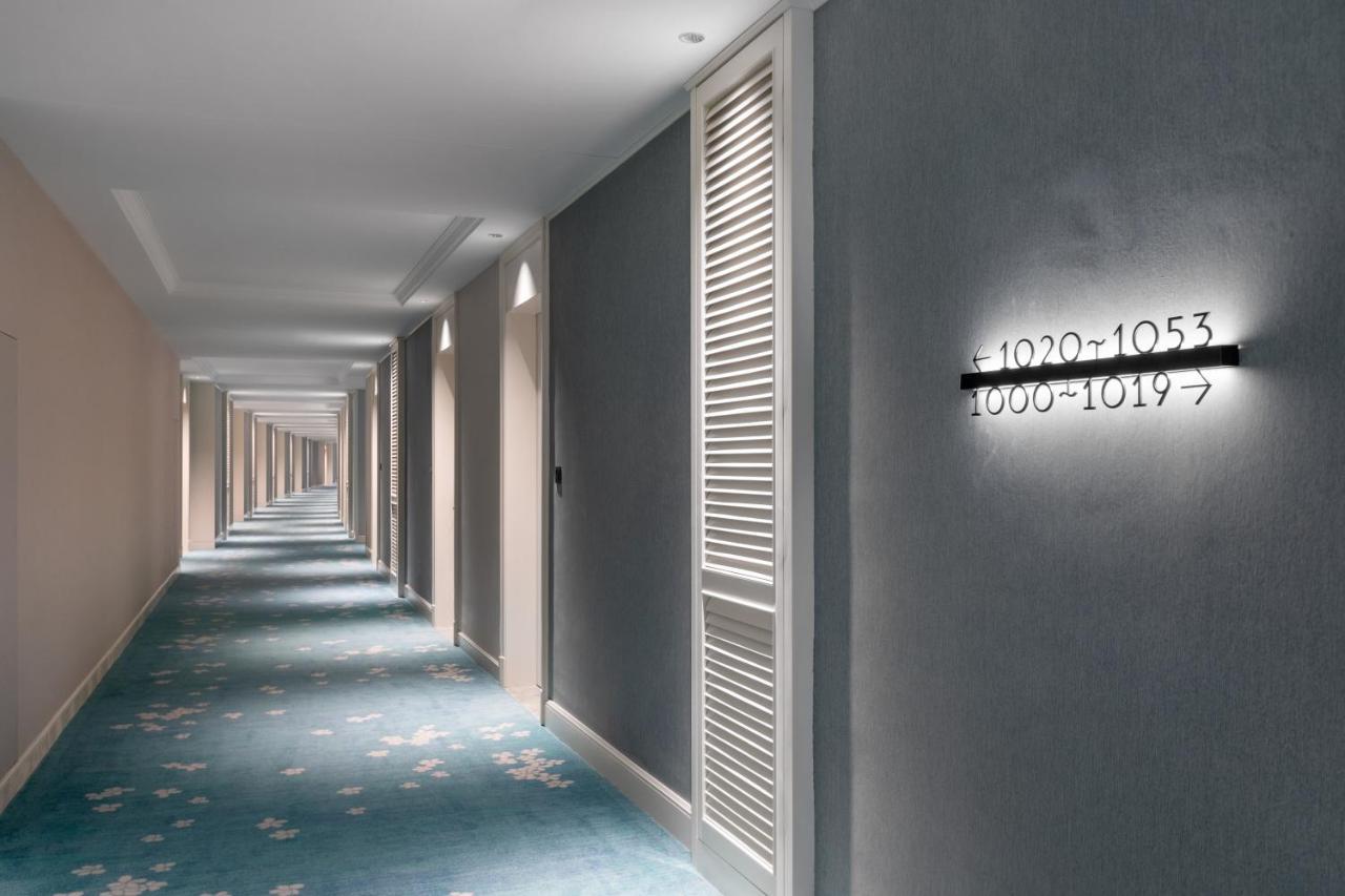 Xiamen International Seaside Hotel -Hotel Corridor Leads To The Stone Exhibition Hall Екстер'єр фото